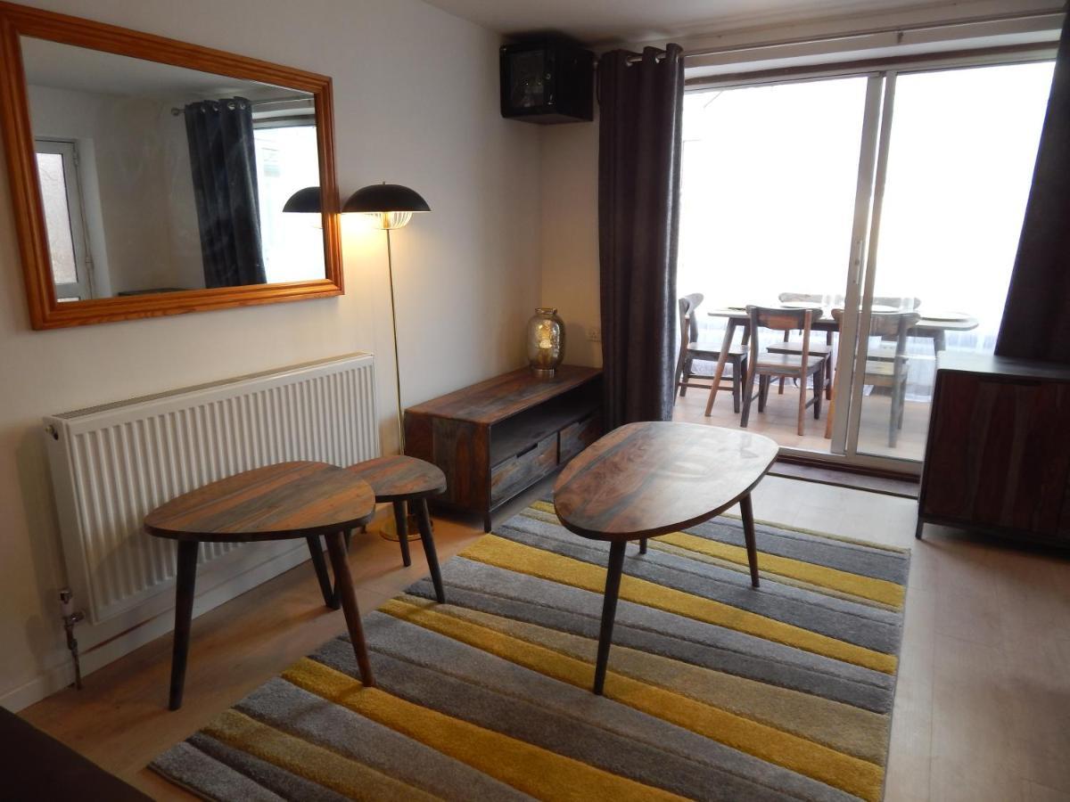 Modern, Well Located En-Suite Rooms With Parking - Orbitat Accommodations CBG Exterior photo