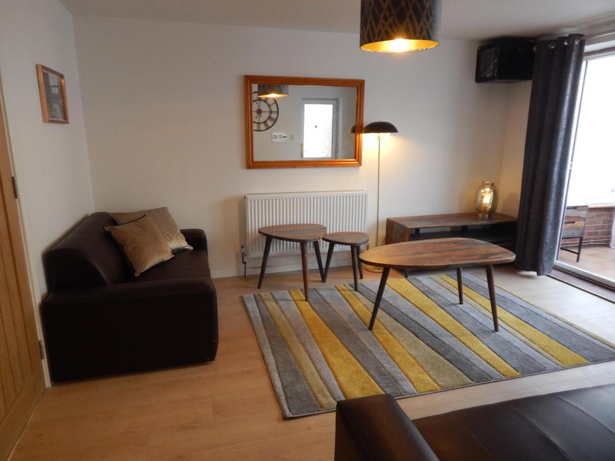 Modern, Well Located En-Suite Rooms With Parking - Orbitat Accommodations CBG Exterior photo