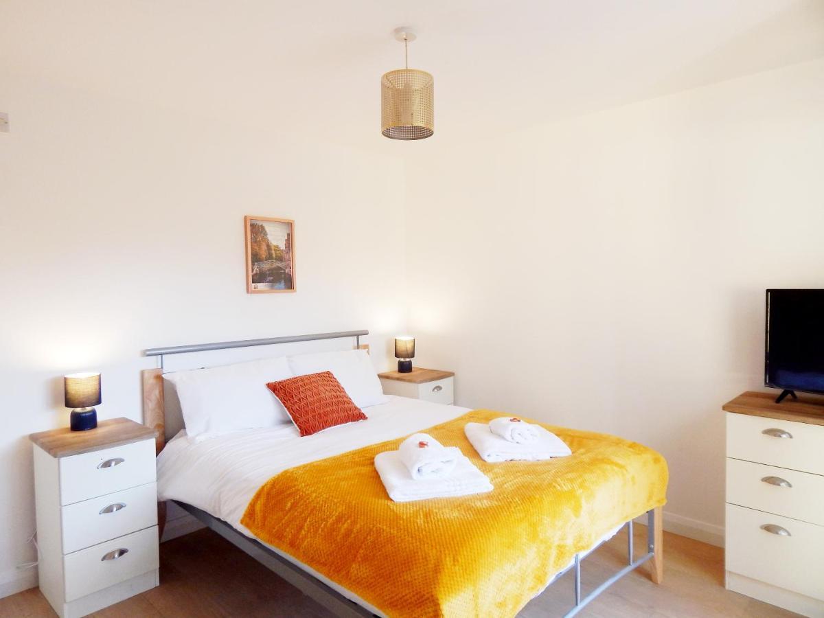 Modern, Well Located En-Suite Rooms With Parking - Orbitat Accommodations CBG Exterior photo