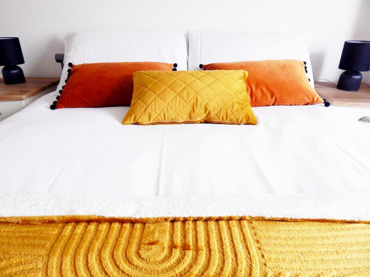 Modern, Well Located En-Suite Rooms With Parking - Orbitat Accommodations CBG Exterior photo