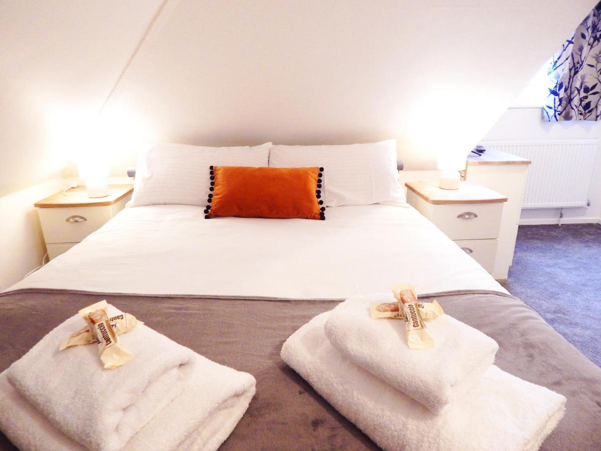 Modern, Well Located En-Suite Rooms With Parking - Orbitat Accommodations CBG Exterior photo
