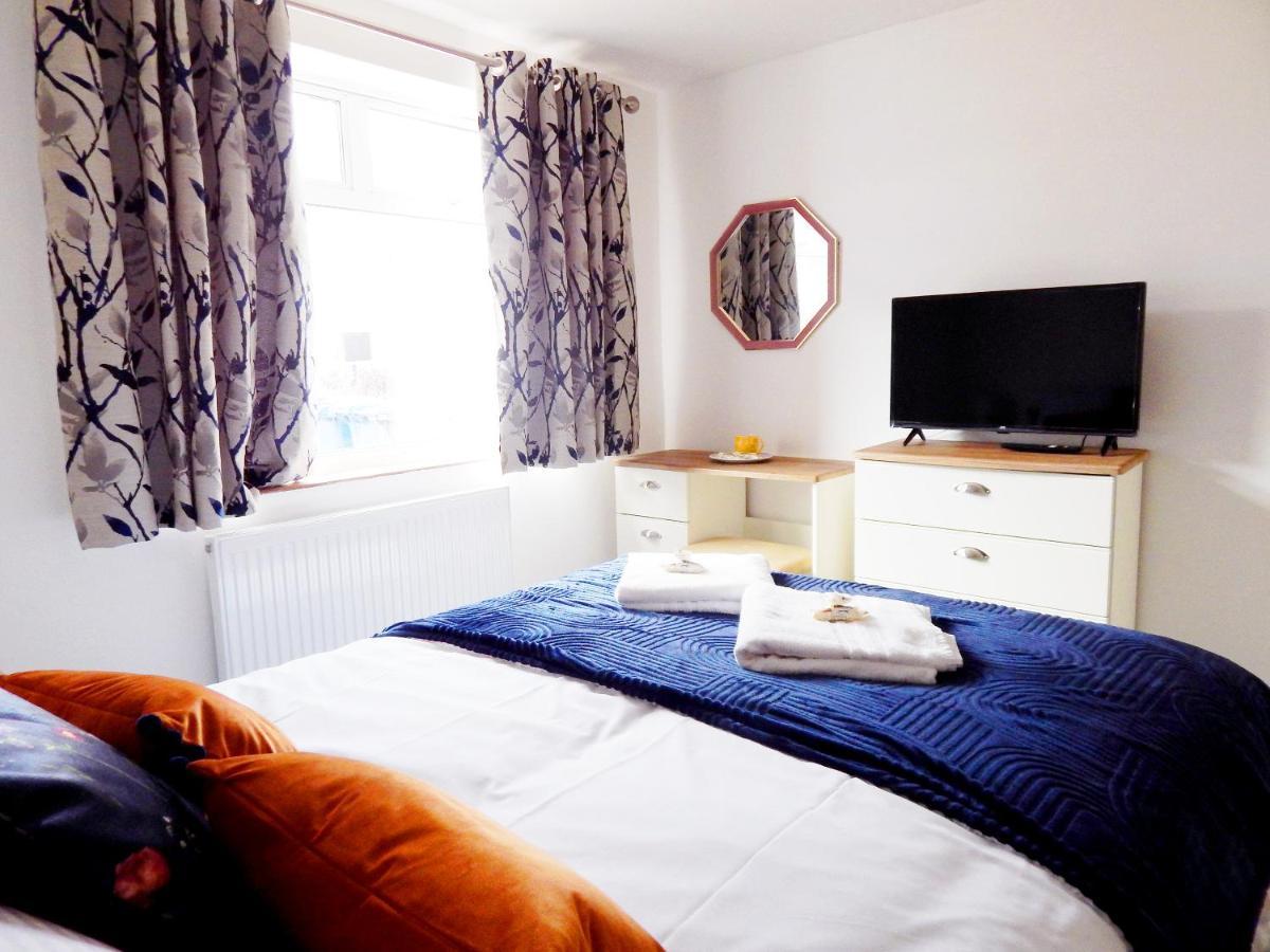 Modern, Well Located En-Suite Rooms With Parking - Orbitat Accommodations CBG Exterior photo