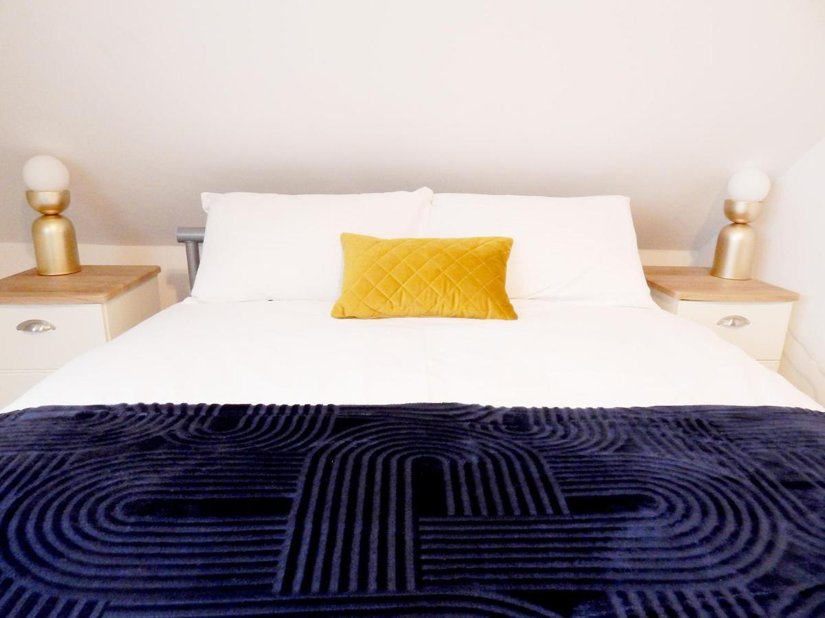 Modern, Well Located En-Suite Rooms With Parking - Orbitat Accommodations CBG Exterior photo