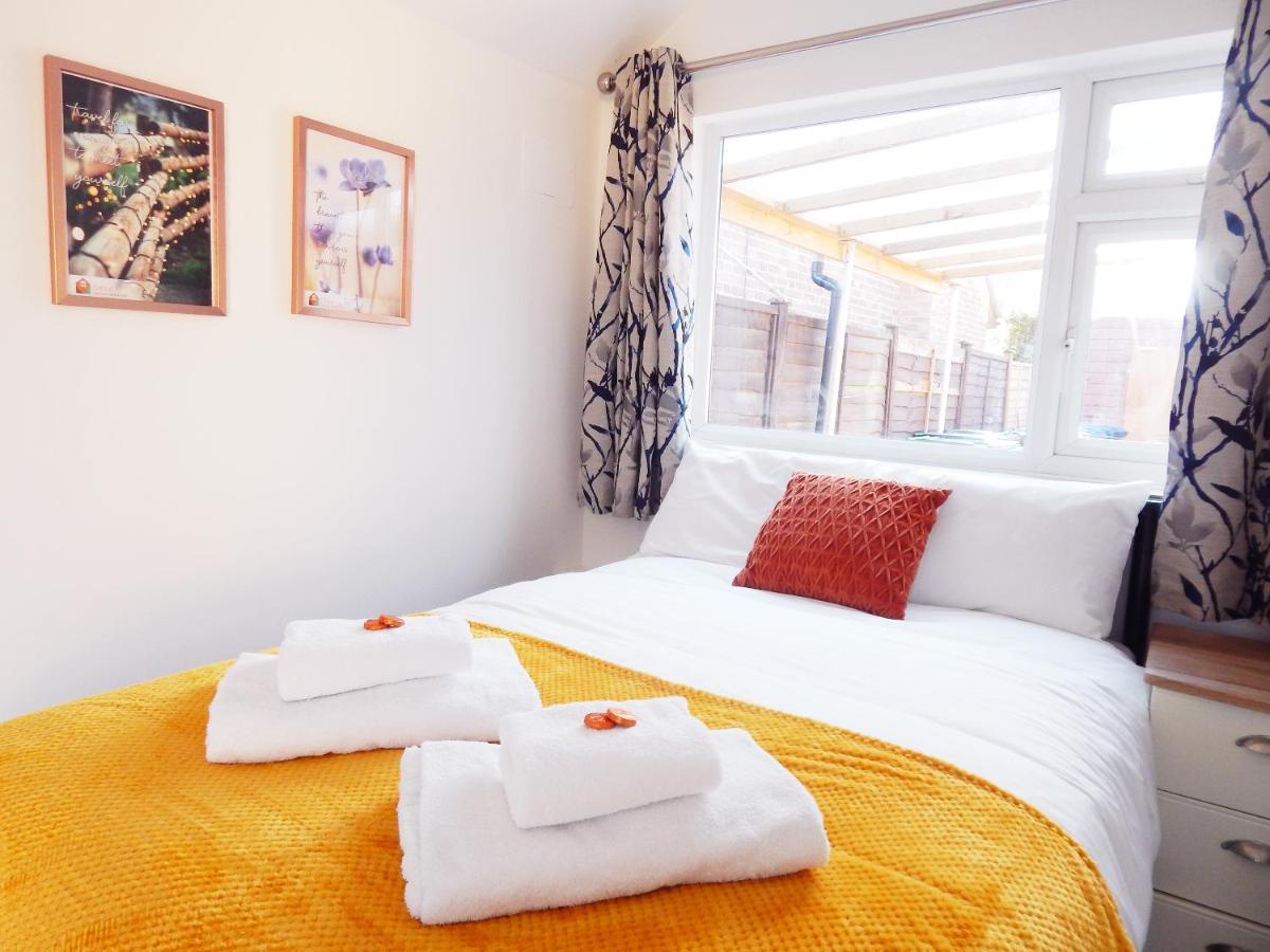 Modern, Well Located En-Suite Rooms With Parking - Orbitat Accommodations CBG Exterior photo
