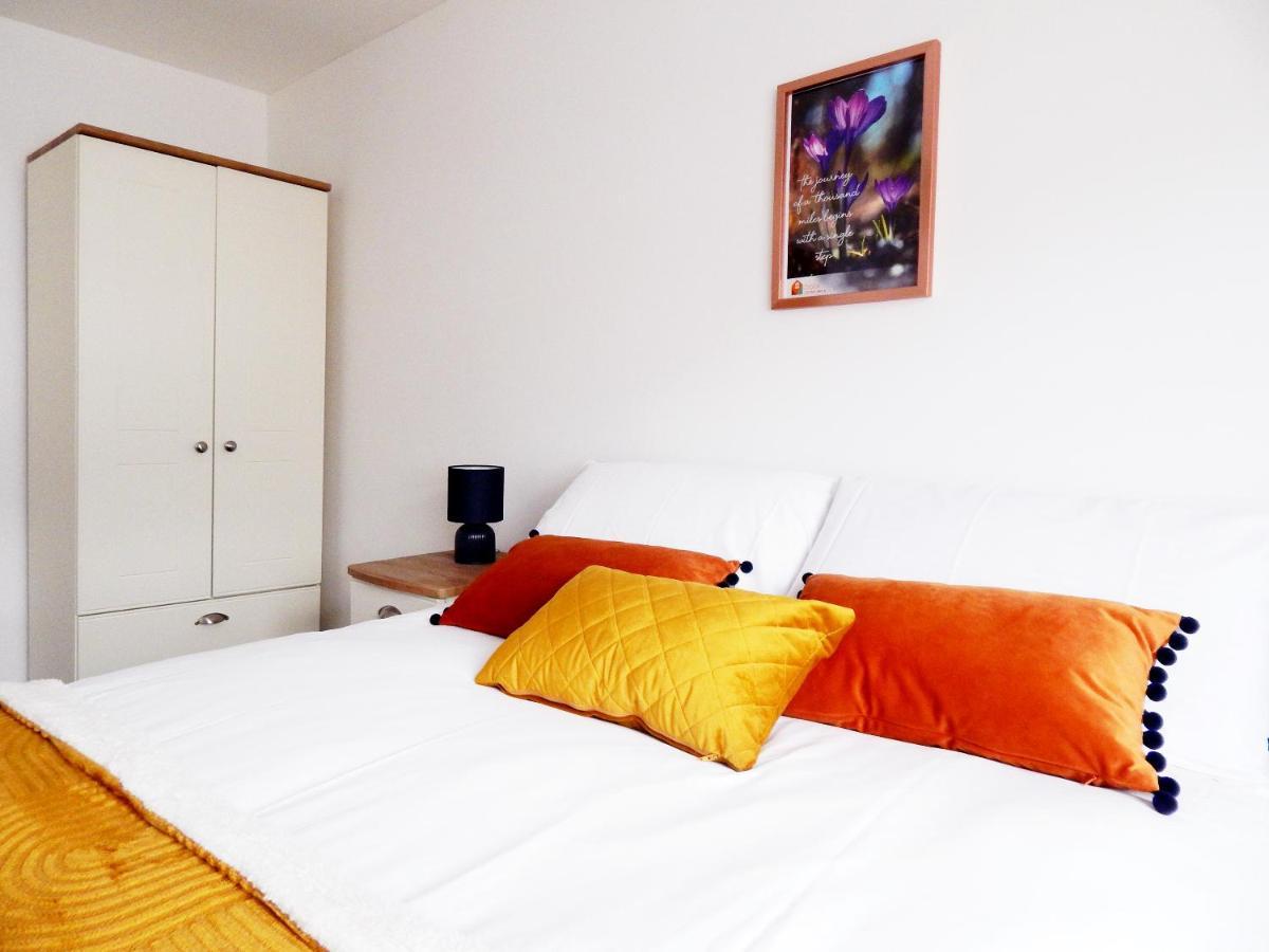Modern, Well Located En-Suite Rooms With Parking - Orbitat Accommodations CBG Exterior photo