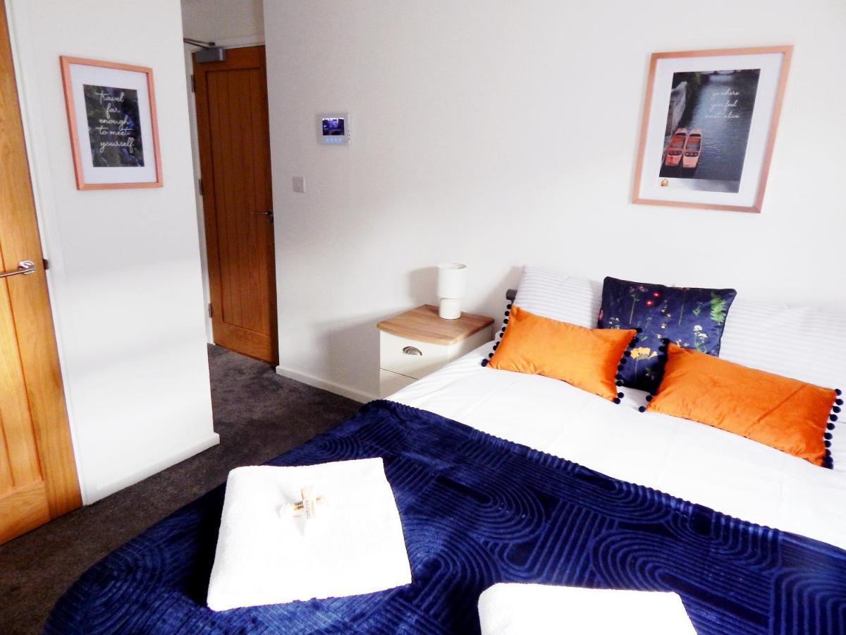 Modern, Well Located En-Suite Rooms With Parking - Orbitat Accommodations CBG Exterior photo
