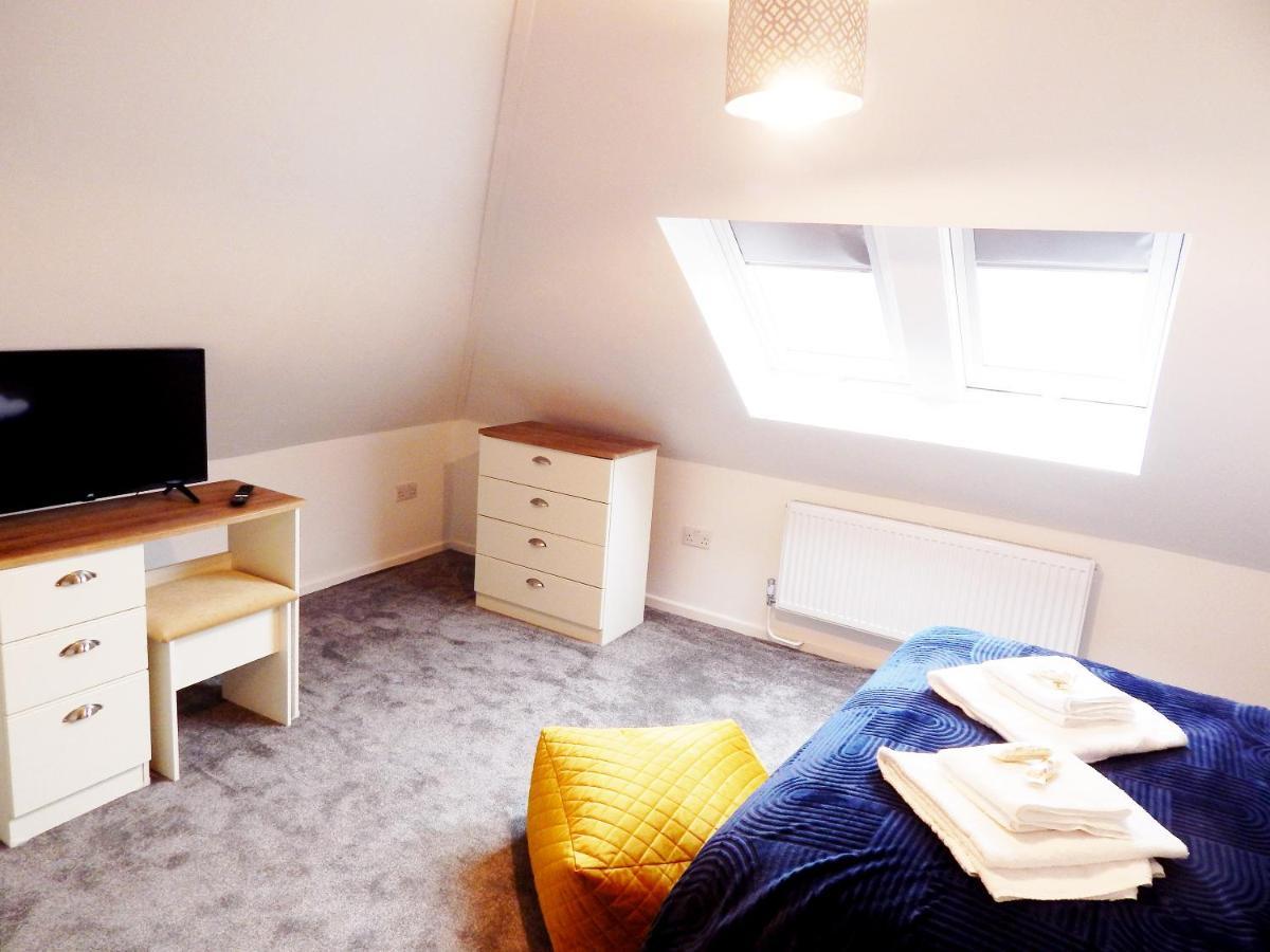Modern, Well Located En-Suite Rooms With Parking - Orbitat Accommodations CBG Exterior photo