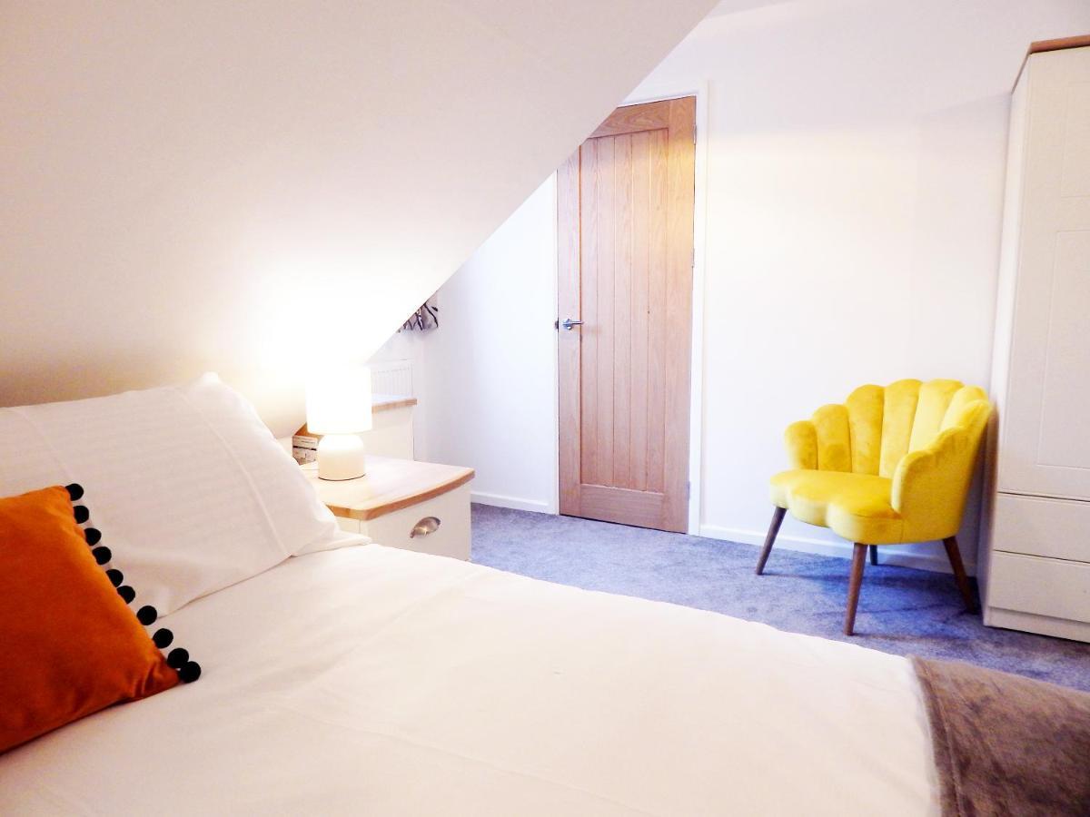 Modern, Well Located En-Suite Rooms With Parking - Orbitat Accommodations CBG Exterior photo