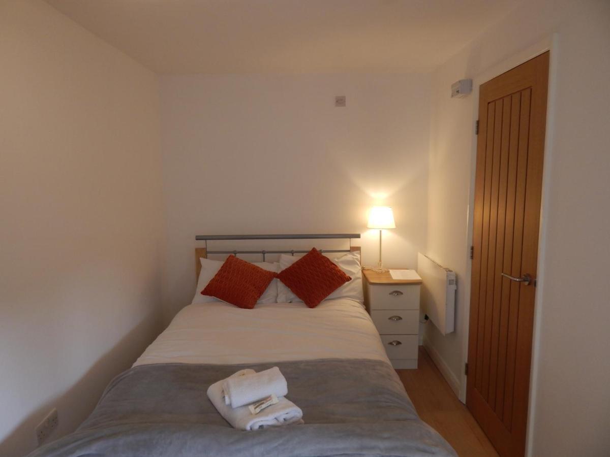 Modern, Well Located En-Suite Rooms With Parking - Orbitat Accommodations CBG Exterior photo