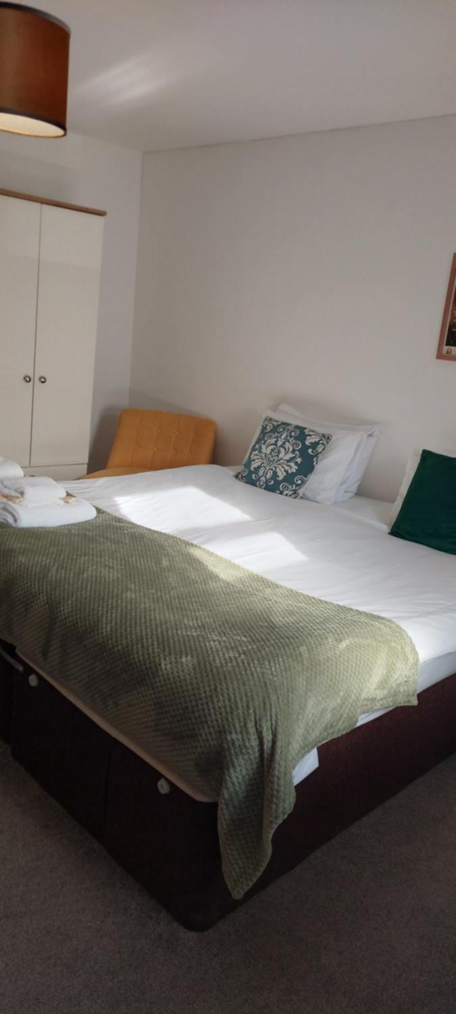 Modern, Well Located En-Suite Rooms With Parking - Orbitat Accommodations CBG Exterior photo